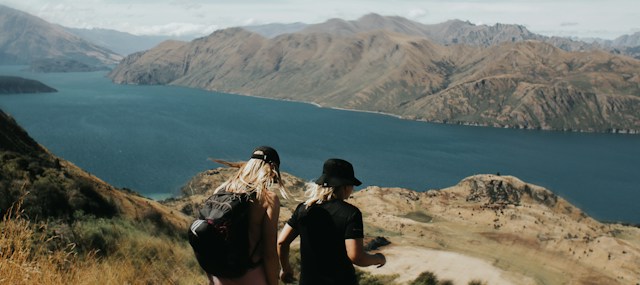 Two hikers in New Zealand